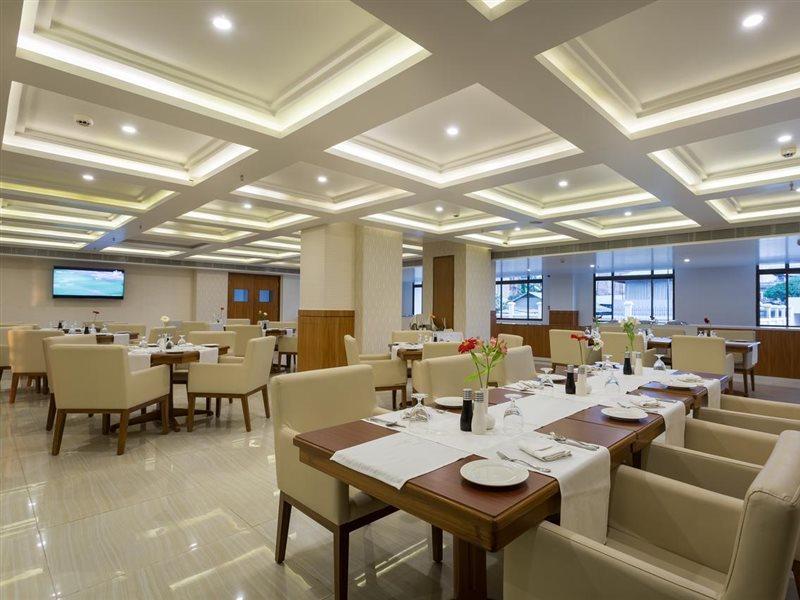 Classic Grande,A Member Of Radisson امفال المظهر الخارجي الصورة