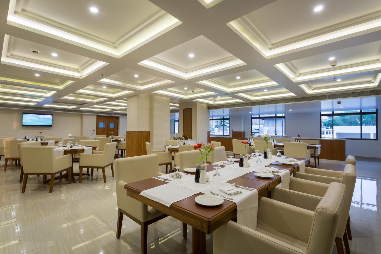 Classic Grande,A Member Of Radisson امفال المظهر الخارجي الصورة